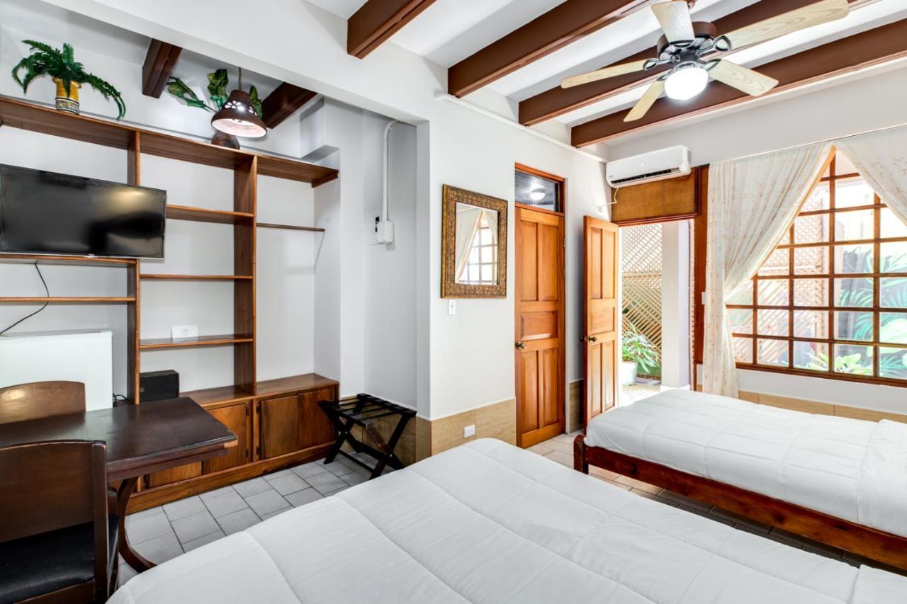 Hotel Poseidon Jacó Εξωτερικό φωτογραφία